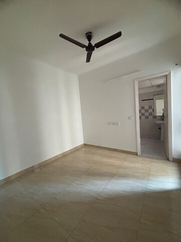 Room in 2 BHK Apartment at Landcraft Golf Links, Pandav Nagar – for Sale