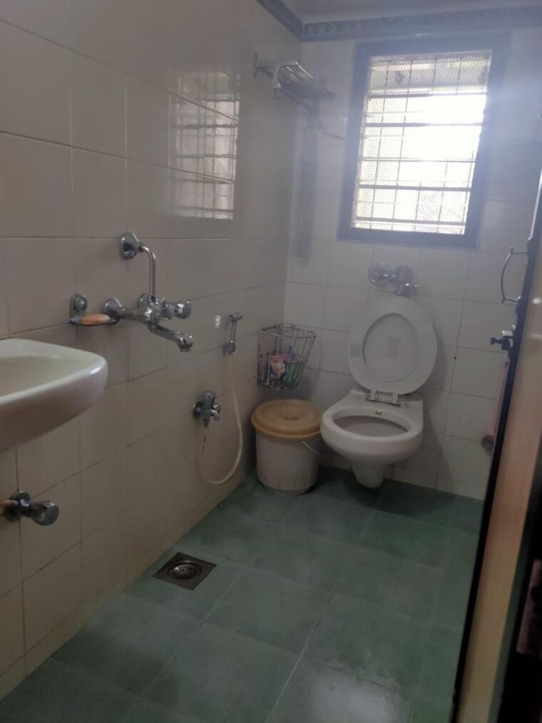 Attached Bathroom, karol bagh Studio 650 Sq.Ft. Apartment In Karol Bagh Delhi 9316141