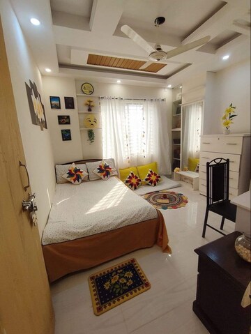 Master Bedroom in Studio Apartment at Karol Bagh – for Rent