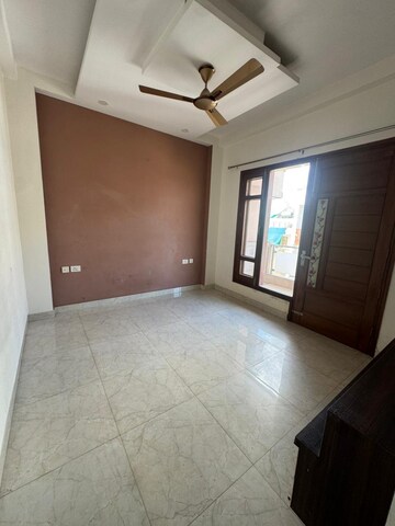Room in 2 BHK Builder Floor at Sector 51 – for Rent