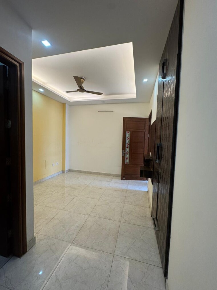 Room, sector 51 2 Bedroom 1460 Sq.Ft. Builder Floor In Sector 51 Gurgaon 9316131