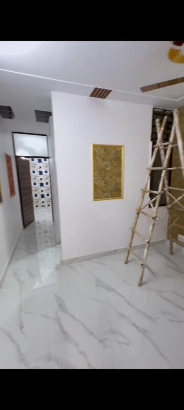 Room in 1 BHK Builder Floor at Sultanpur – for Rent