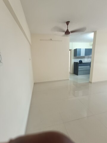 Room in 2 BHK Apartment at Lotus Residency Goregaon West, Goregaon West – for Rent