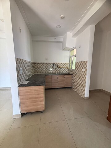 Bathroom in 2.5 BHK Apartment at Mahagun Mahagunpuram II, Lal Kuan – for Sale