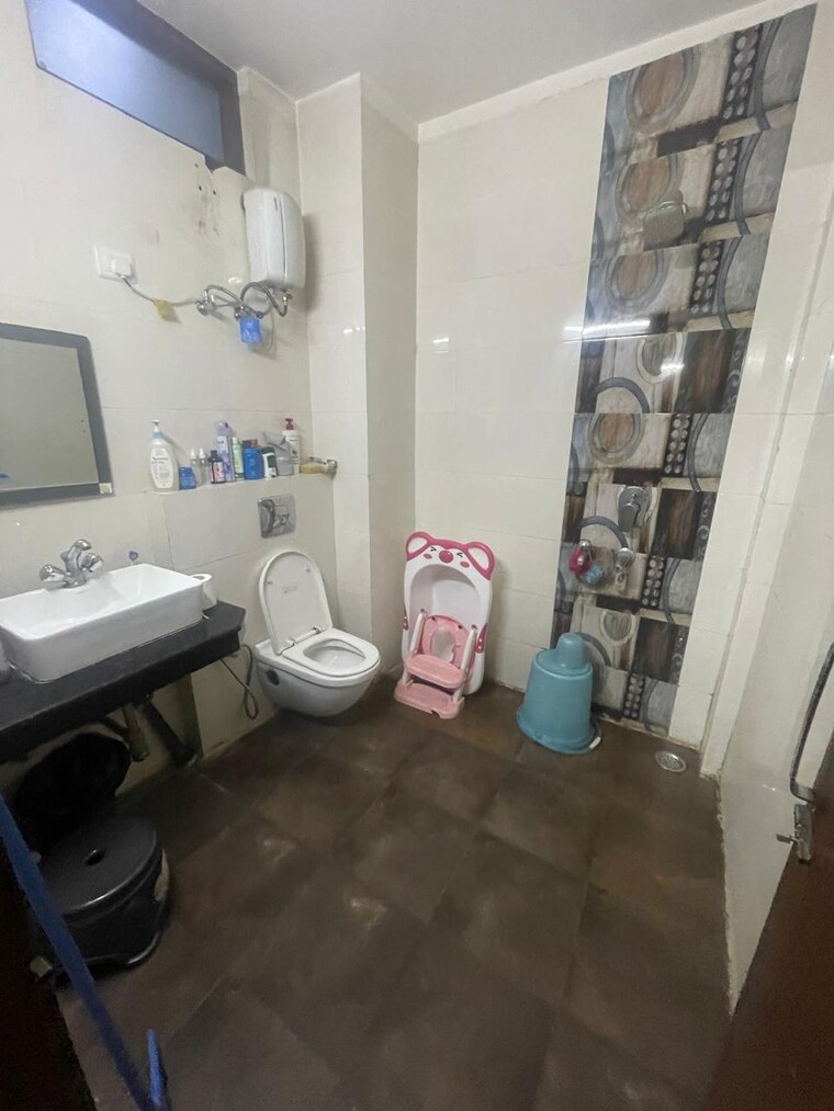 Bathroom, sector 46 2 Bedroom 1460 Sq.Ft. Builder Floor In Sector 46 Gurgaon 9316189