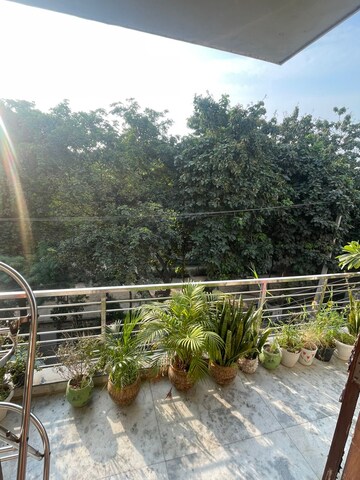 Balcony in 2 BHK Builder Floor at Sector 46 – for Rent