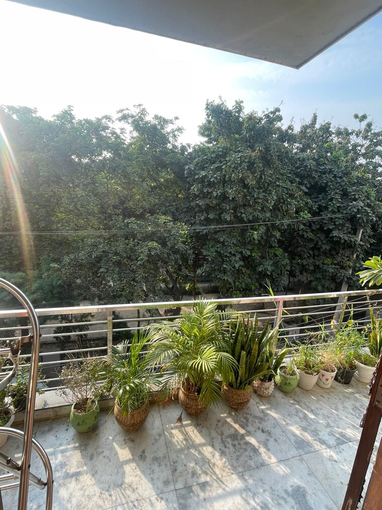 Balcony, sector 46 2 Bedroom 1460 Sq.Ft. Builder Floor In Sector 46 Gurgaon 9316189