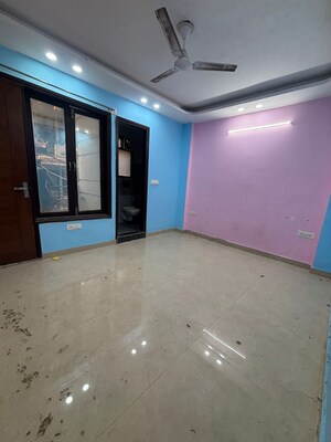 Room in 3 BHK Builder Floor at Chattarpur – for Rent