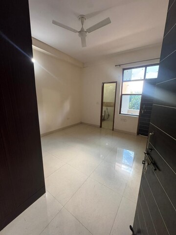 Kitchen in 2 BHK Builder Floor at Sector 46 – for Rent