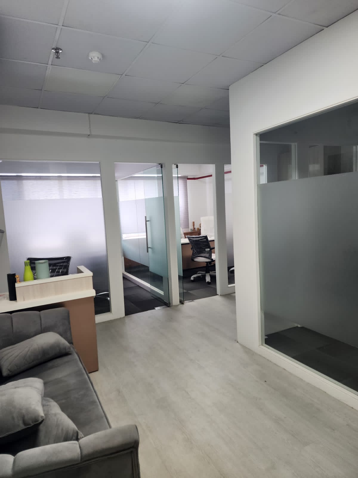 Office Space For Rent in Lbs Road 