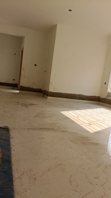 Room in 3 BHK Apartment at Sunshine Enclave New Town, New Town – for Sale