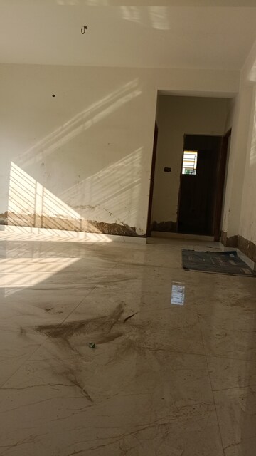 Room in 3 BHK Apartment at Sunshine Enclave New Town, New Town – for Sale