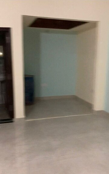 Room in 2 BHK Apartment at Gaur City 7th Avenue, Sector 4 Greater Noida – for Rent