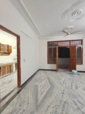 Room in 2 BHK Builder Floor at Sector 31 – for Rent