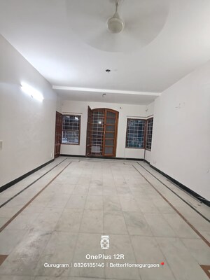 Room in 2 BHK Builder Floor at Sector 31 – for Rent