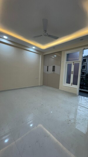 Room in 3 BHK Builder Floor at Palm Residency Chhatarpur, Chattarpur – for Rent