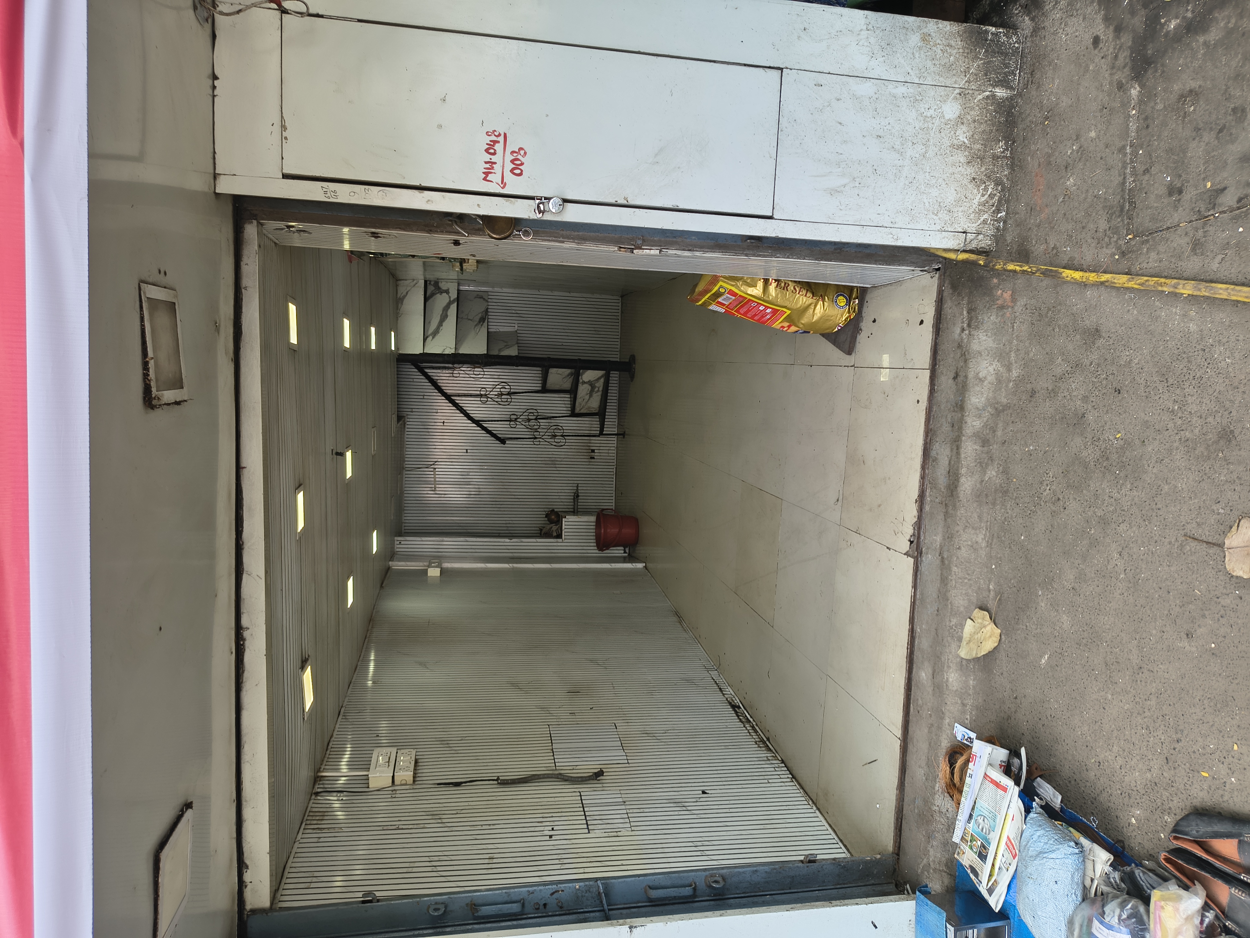 Retail Shop For Rent in Swastik Park