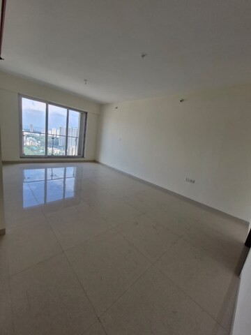 Room in 4 BHK Apartment at Raj Tattva, Kapur Bawdi – for Rent