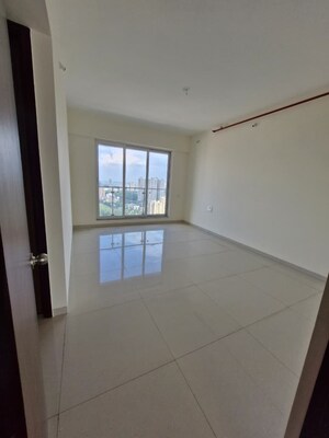 Room in 4 BHK Apartment at Raj Tattva, Kapur Bawdi – for Rent