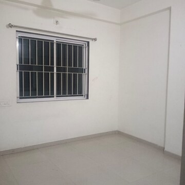 Room in 2 BHK Apartment at Ratnam Gardenbay, Vemali – for Rent