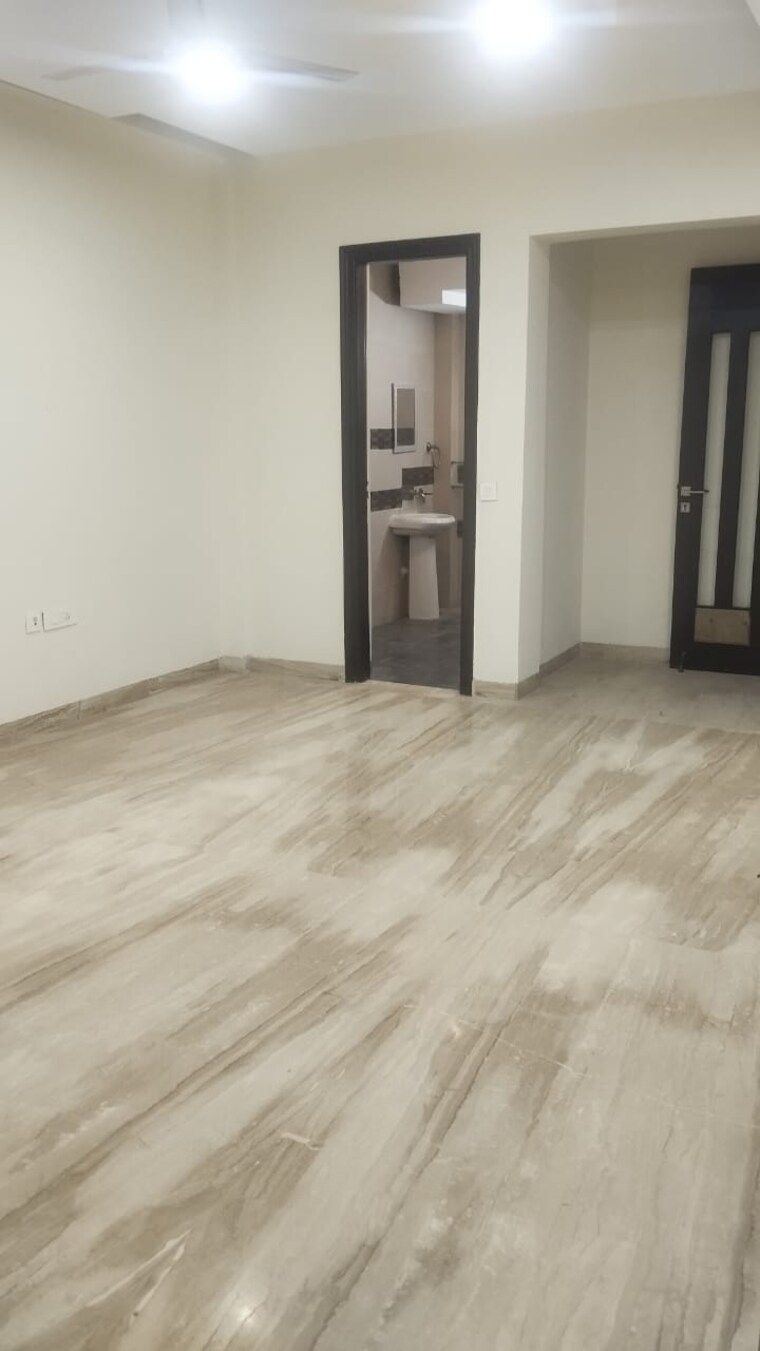 Room, sector 46 3 Bedroom 1800 Sq.Ft. Independent House In Sector 46 Noida 9316315