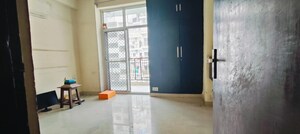 Room in 3 BHK Apartment at Skytech Matrott, Sector 76 – for Sale