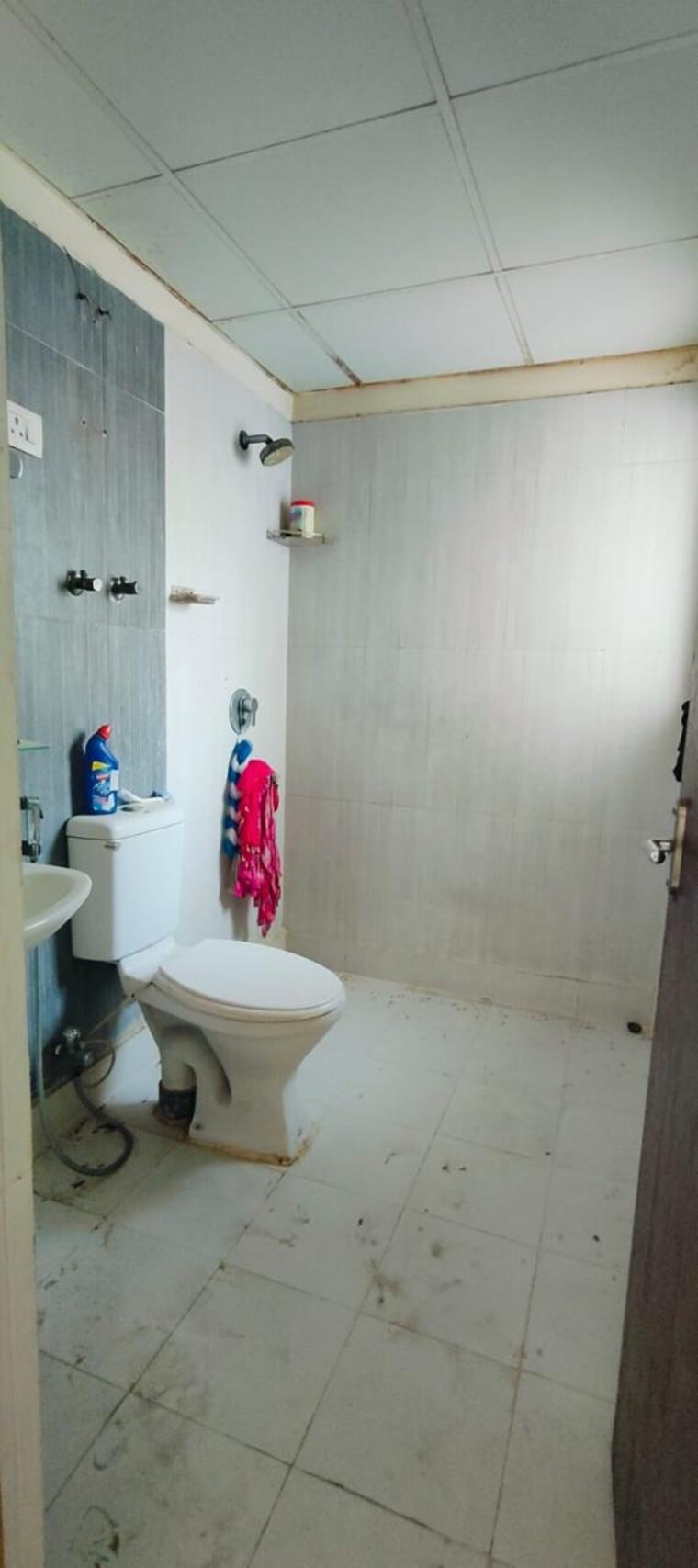 Bathroom, skytech-matrott 3 Bedroom 1860 Sq.Ft. Apartment In Sector 76 Noida 9316316