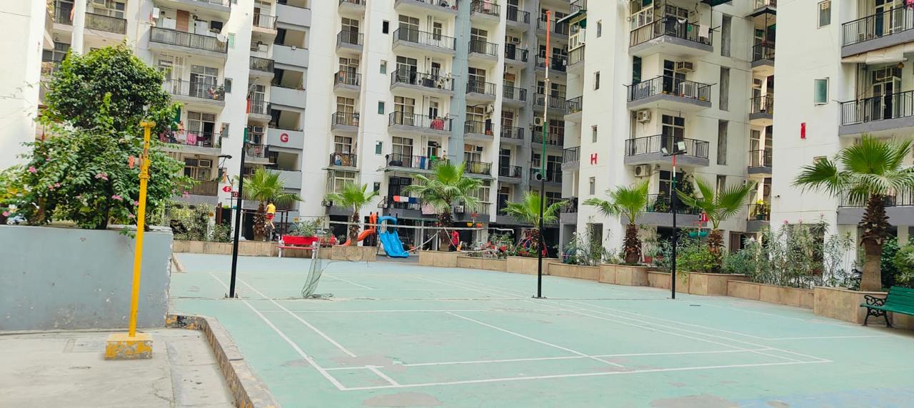 3 BHK + Servant Room Apartment For Sale in Skytech Matrott