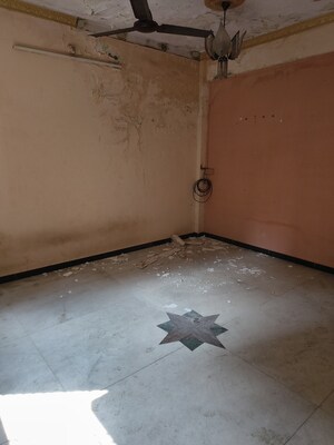 Furnished Amenities in 2 BHK Apartment at Kurla West – for Rent