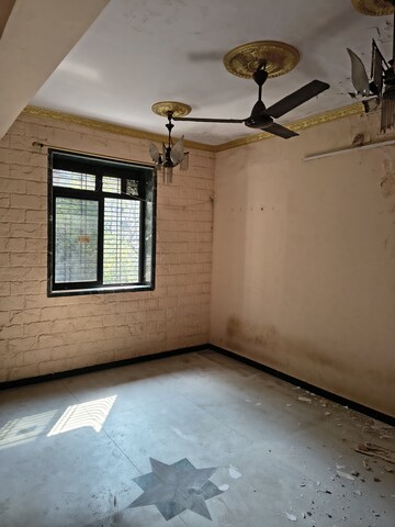 Furnished Amenities in 2 BHK Apartment at Kurla West – for Rent