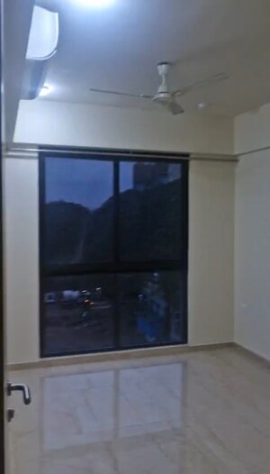 Furnished Amenities in 3 BHK Apartment at Lodha Sterling, Kolshet Road – for Rent