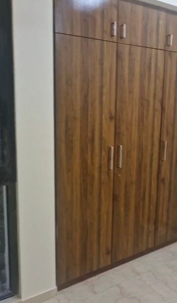 Furnished Amenities in 3 BHK Apartment at Lodha Sterling, Kolshet Road – for Rent