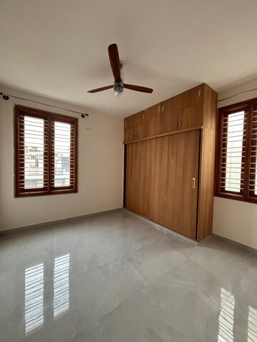 Room in 3 BHK Builder Floor at Hsr Layout – for Rent