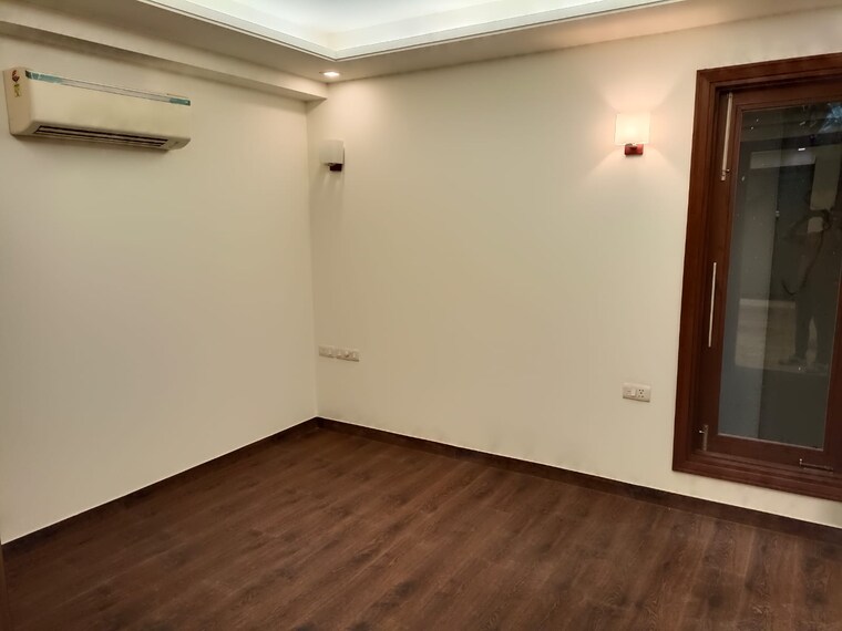 Room, safdarjung enclave 4 Bedroom 300 Sq.Yd. Builder Floor In Safdarjung Enclave Delhi 9316385