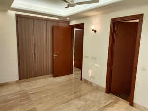 Room in 4 BHK Builder Floor at Safdarjung Enclave – for Rent