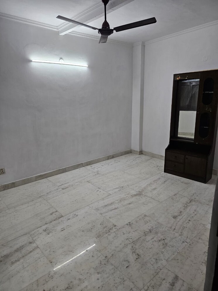 Room, malviya nagar 3 Bedroom 1000 Sq.Ft. Builder Floor In Malviya Nagar Delhi 9316417
