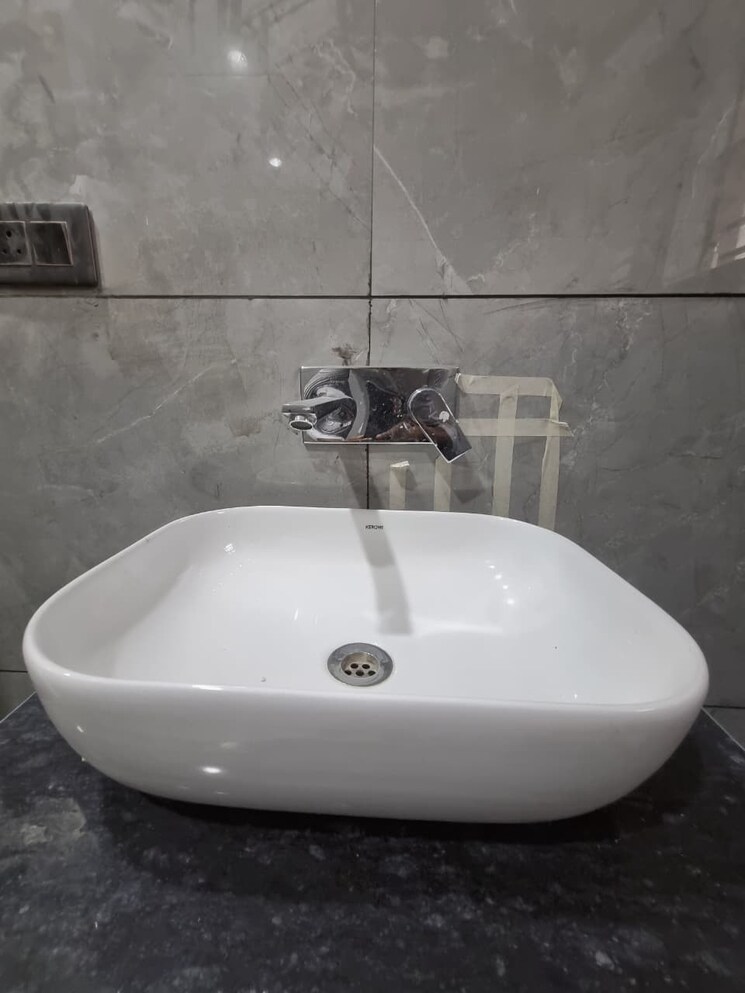 Bathroom, bptp-district-phase-2 3 Bedroom 1800 Sq.Yd. Builder Floor In Sector 84 Faridabad 9316497