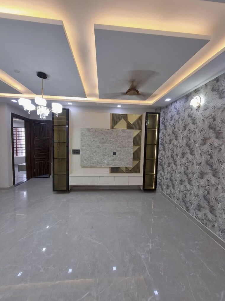 Living Room, bptp-district-phase-2 3 Bedroom 1800 Sq.Yd. Builder Floor In Sector 84 Faridabad 9316497