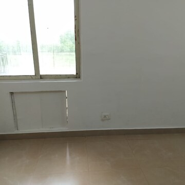 Room in 3 BHK Apartment at Gardenia Gateway, Sector 75 – for Rent