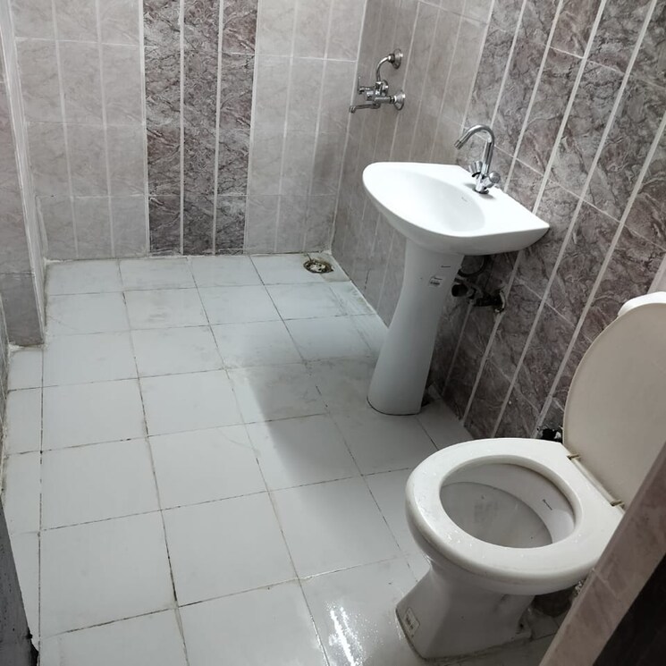 Bathroom, gardenia-gateway 3 Bedroom 1700 Sq.Ft. Apartment In Sector 75 Noida 9316454