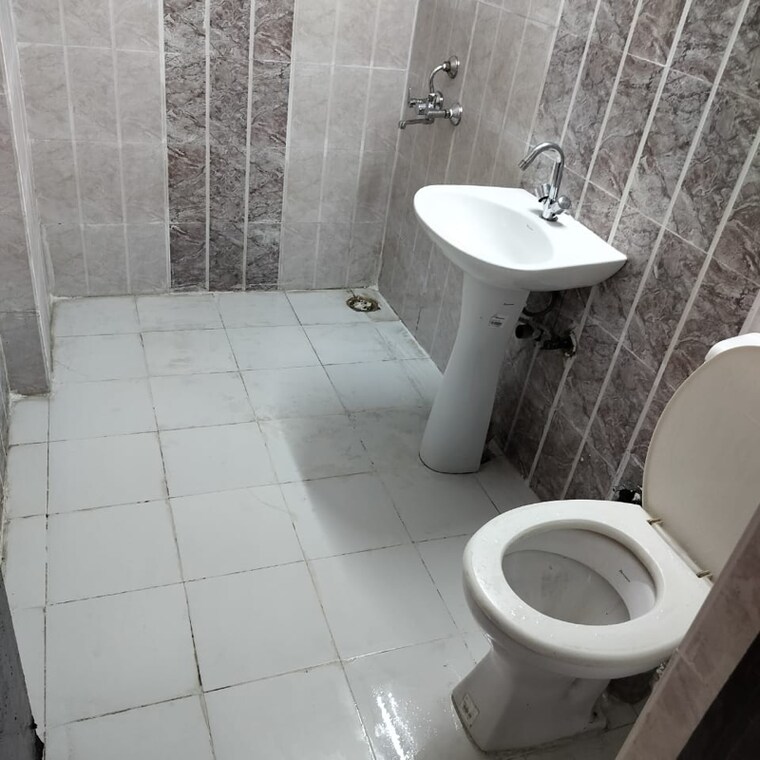 Bathroom, gardenia-gateway 3 Bedroom 1700 Sq.Ft. Apartment In Sector 75 Noida 9316454