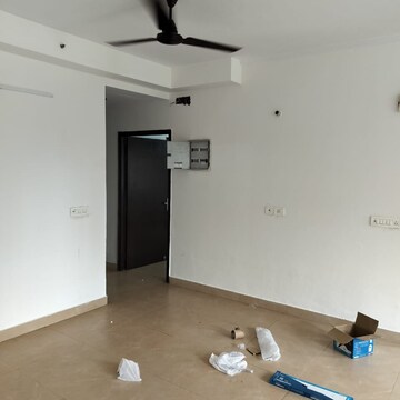 Room in 3 BHK Apartment at Gardenia Gateway, Sector 75 – for Rent