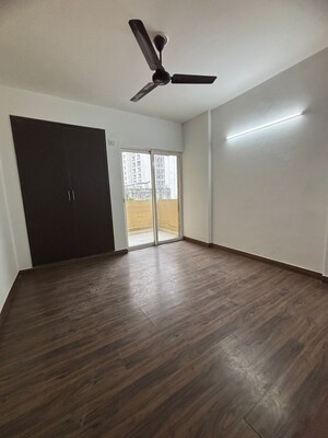 Room in 3 BHK Apartment at Paras Seasons, Sector 168 – for Sale