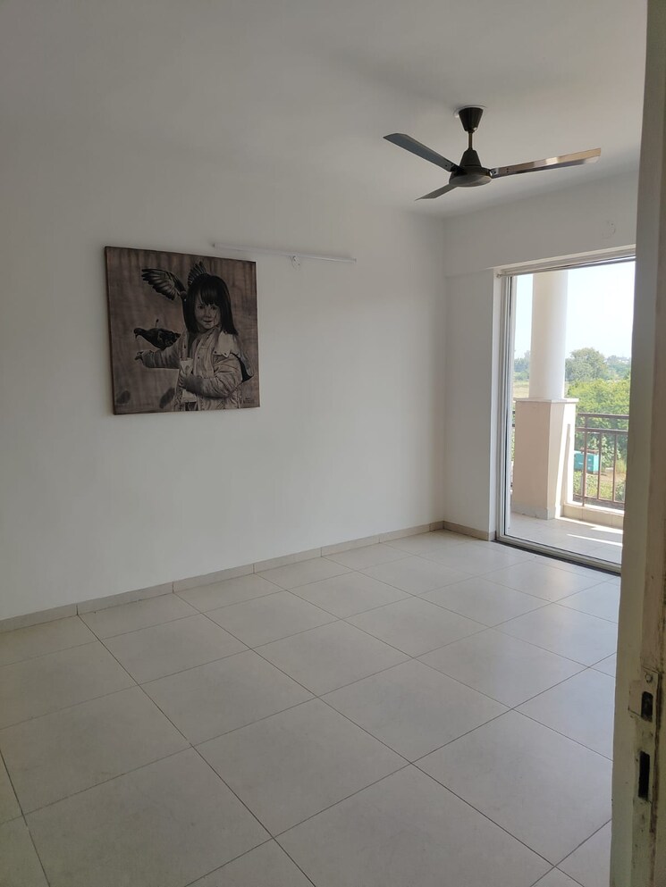 Room, sushma-valencia 3 Bedroom 1800 Sq.Ft. Apartment In International Airport Road Zirakpur 9316457