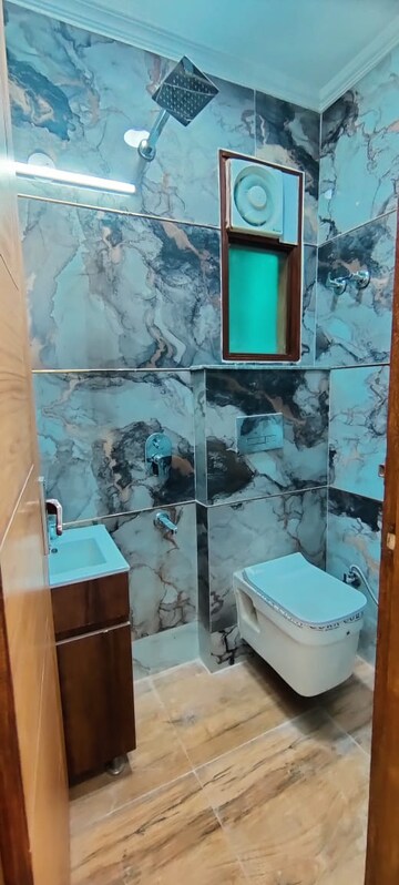 Bathroom in 1 BHK Builder Floor at Malviya Nagar – for Rent