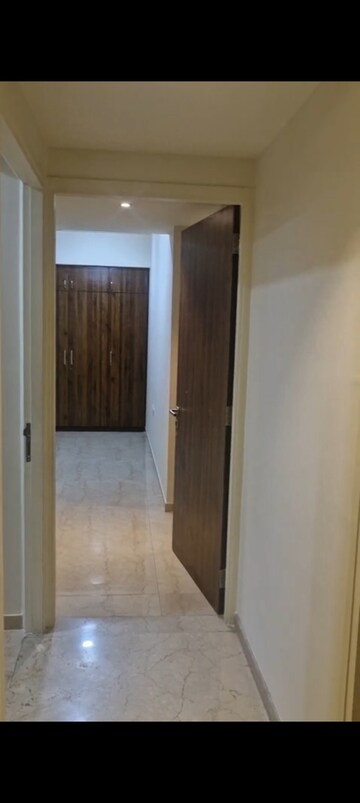 Room in 3 BHK Apartment at Lodha Sterling, Kolshet Road – for Rent