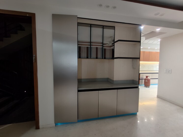 Room, dlf-city-gurgaon 4 Bedroom 2400 Sq.Ft. Builder Floor In Sector 27 Gurgaon 9316506