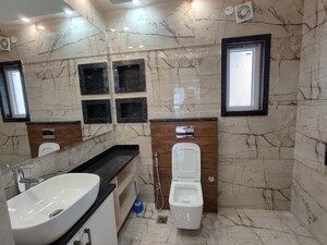 Team Area in 4 BHK Builder Floor at DLF City Gurgaon, Sector 27 – for Rent