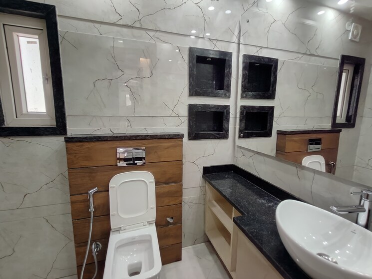 Bathroom, dlf-city-gurgaon 4 Bedroom 2400 Sq.Ft. Builder Floor In Sector 27 Gurgaon 9316506