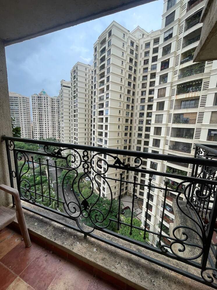 Balcony, lake-primrose 3 Bedroom 1080 Sq.Ft. Apartment In Powai Mumbai 9316519